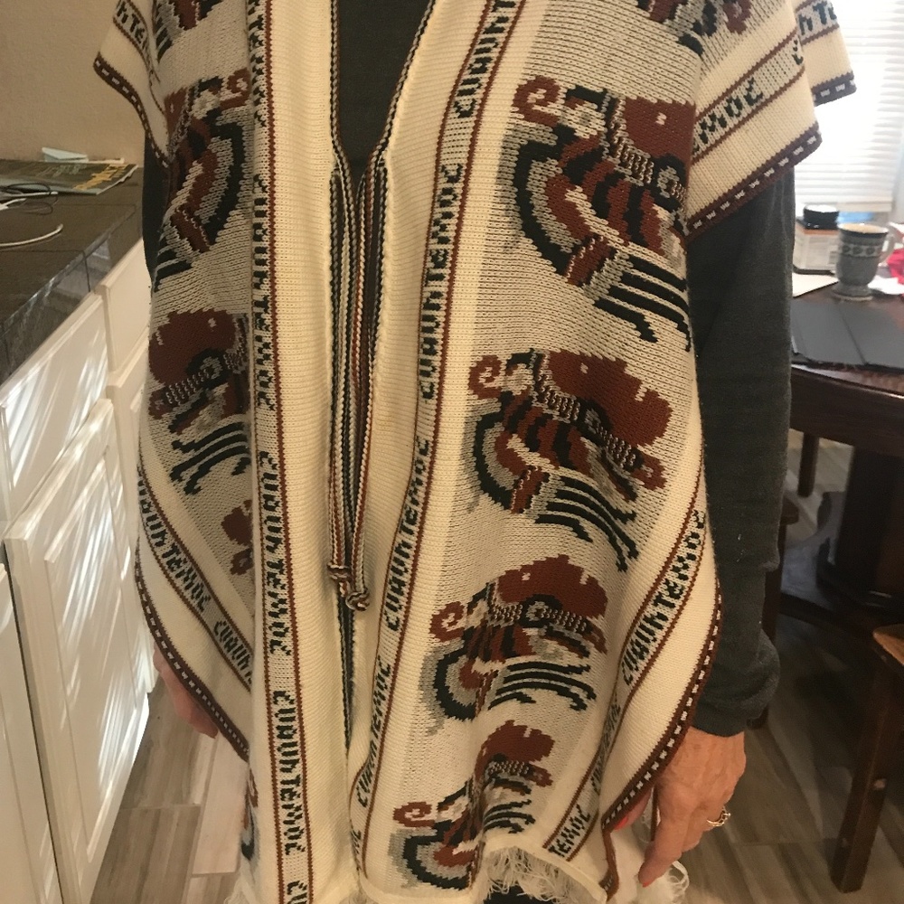 Women’s poncho